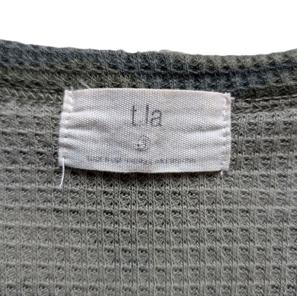 t.la Anthropologie Vicky Thermal Waffle Top Camoflauge Green V Neck Women's S - Picture 8 of 13
